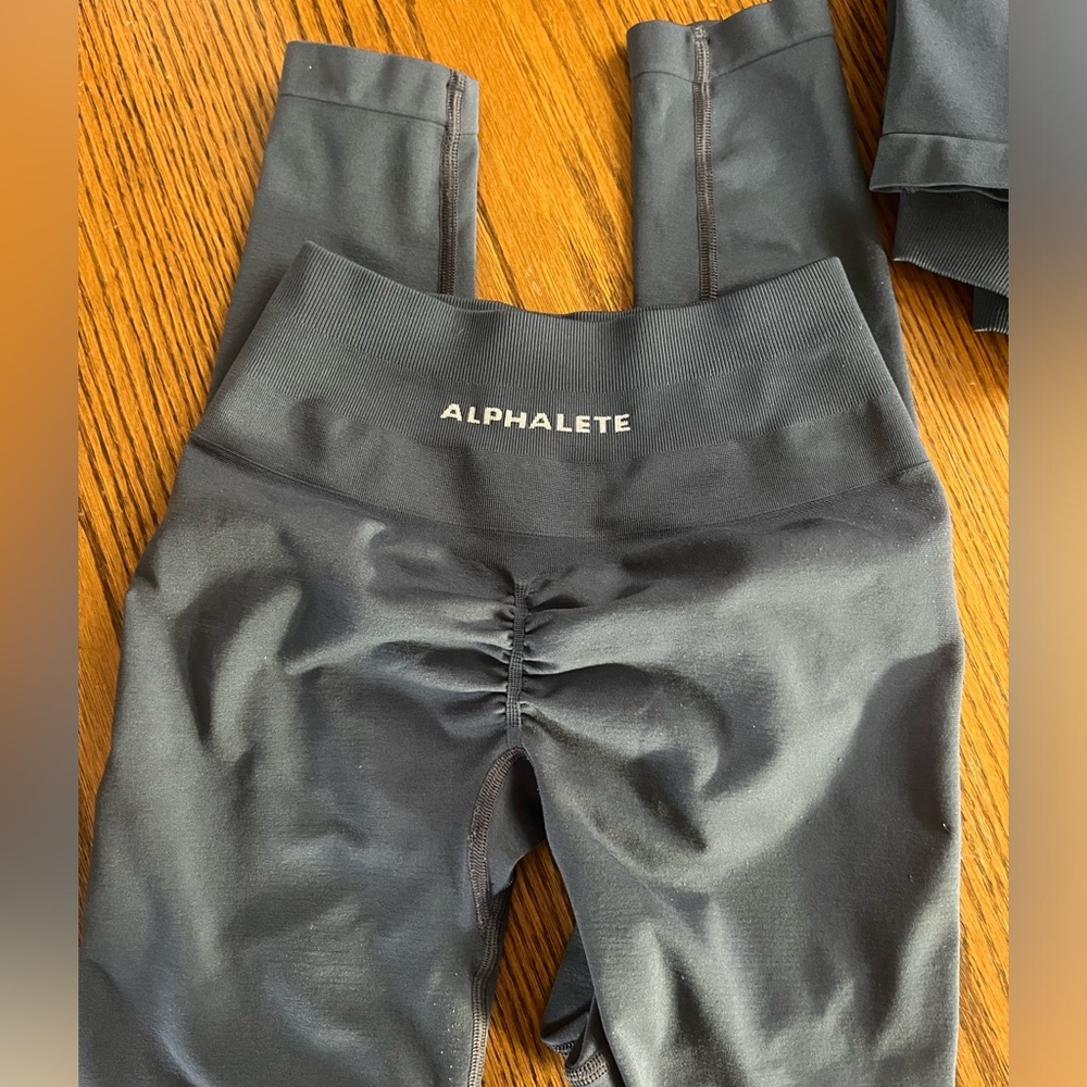 Alphalete amplify legging whale blue